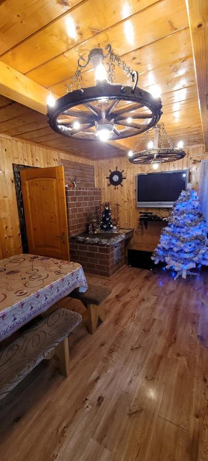 Villa Kotiedzh U Mariny Jaremče Esterno foto