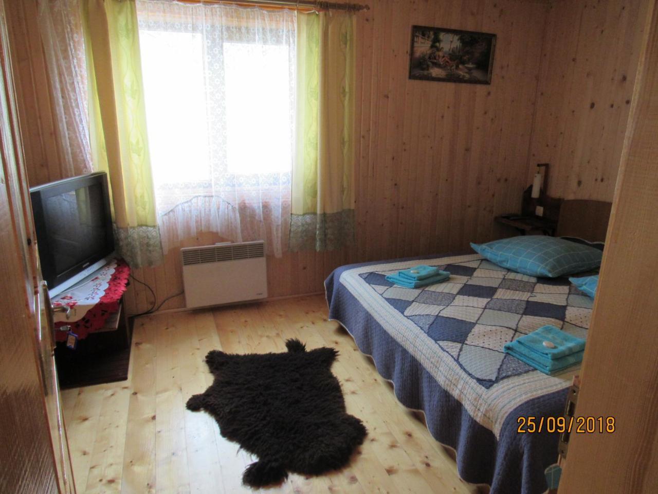 Villa Kotiedzh U Mariny Jaremče Esterno foto