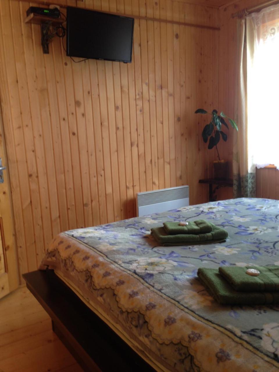 Villa Kotiedzh U Mariny Jaremče Esterno foto